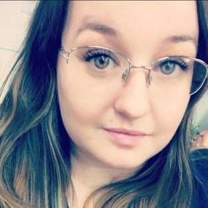 Meet your Posher, Holly